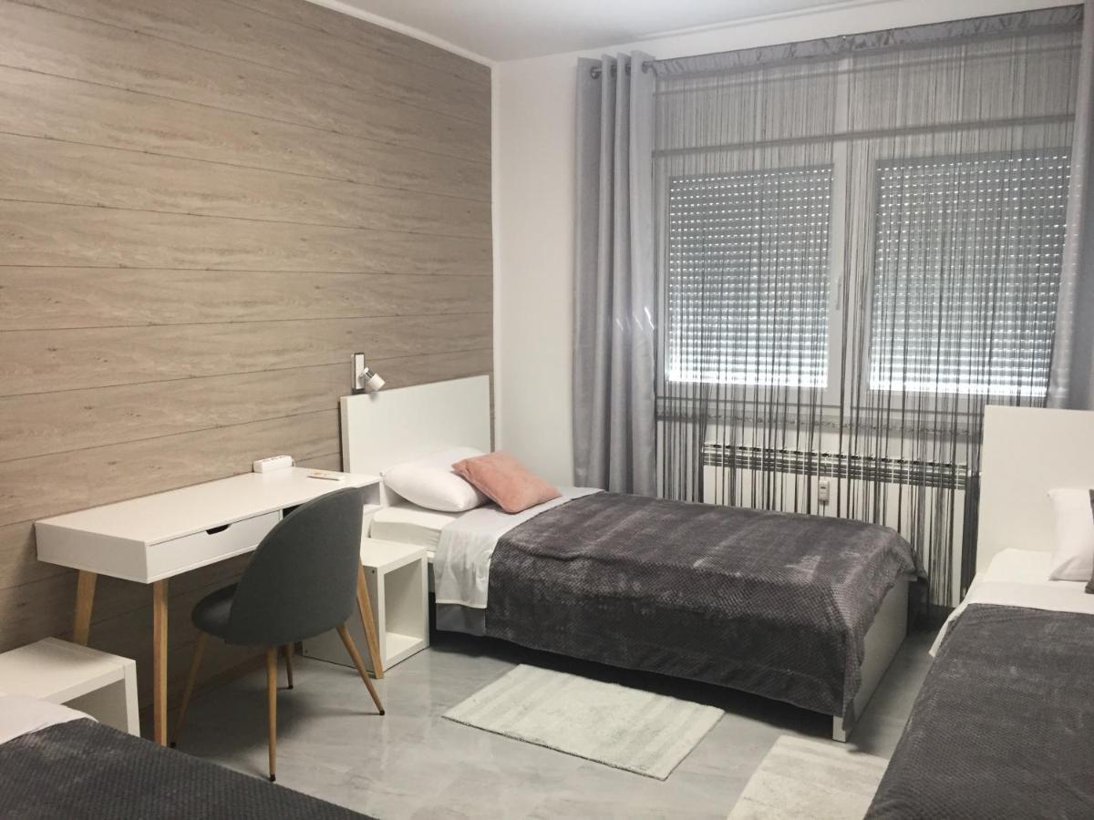 Apartman Sonas 2 With Free Private Parking Karlovac Exterior foto