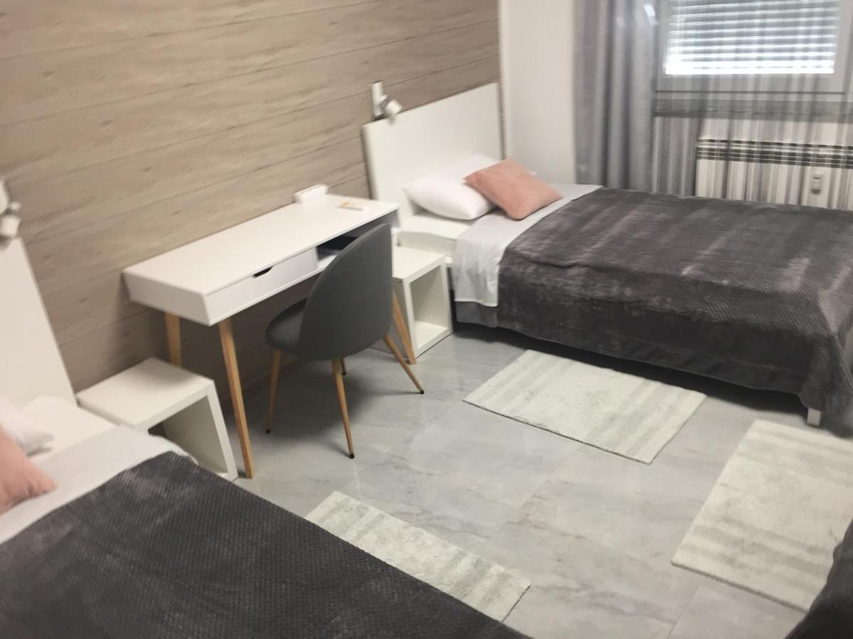 Apartman Sonas 2 With Free Private Parking Karlovac Exterior foto